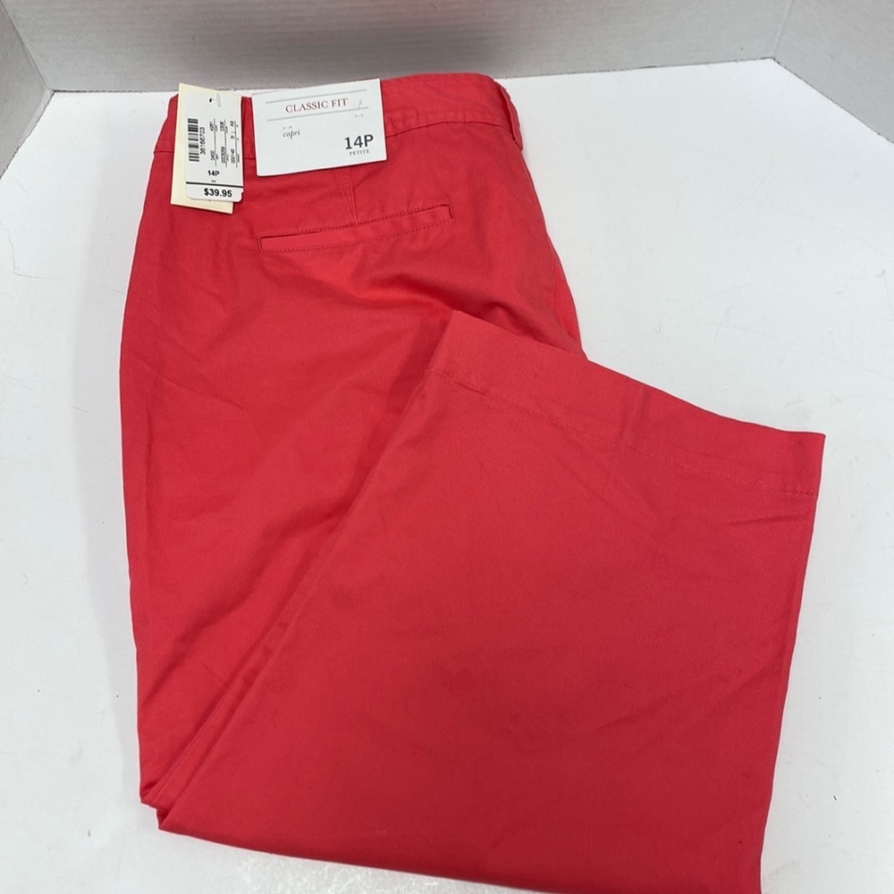 Christopher & Banks Petite Classic Fit Women’s Capri Pants
